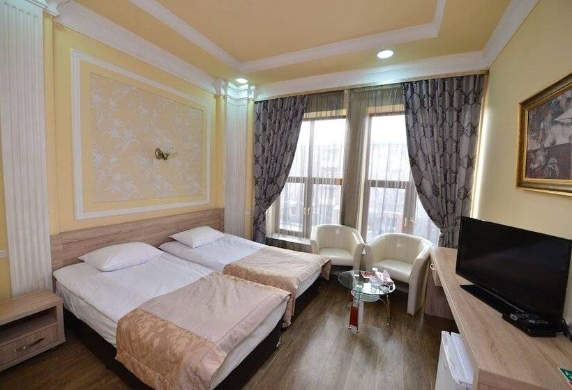 스탠다드 트리플 룸, Yerevan Deluxe