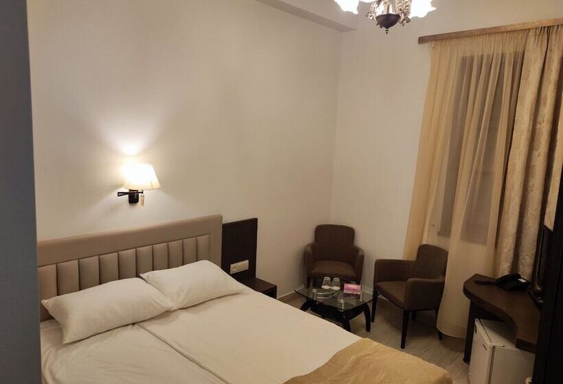 이코노미 룸, Yerevan Deluxe