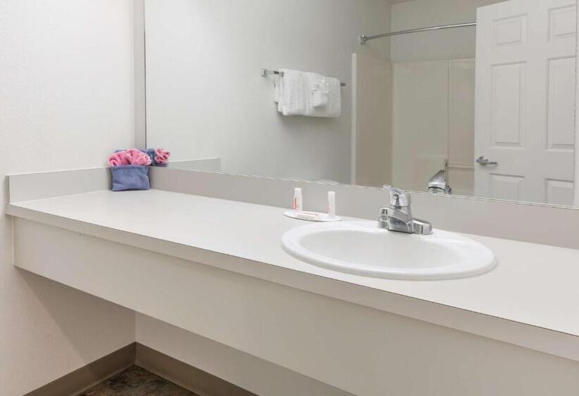 Номер Deluxe Кровать Кинг, Travelodge By Wyndham Depoe Bay