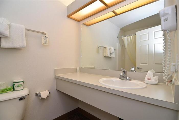 Номер Стандарт Вид на Море, Travelodge By Wyndham Depoe Bay