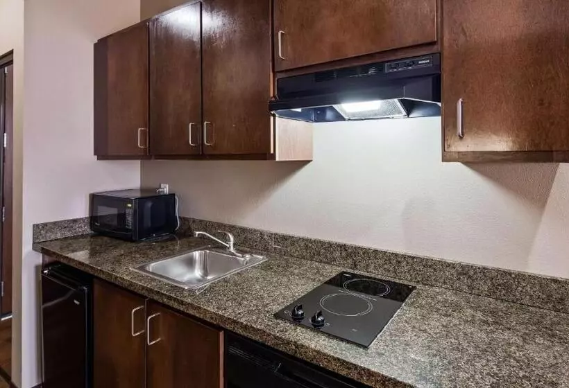 سوئیت با تخت بزرگ, Best Western Plus Williston Hotel & Suites