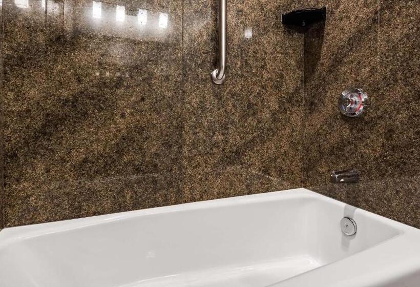 キングサイズベッドのスイートルーム, Best Western Plus Williston Hotel & Suites