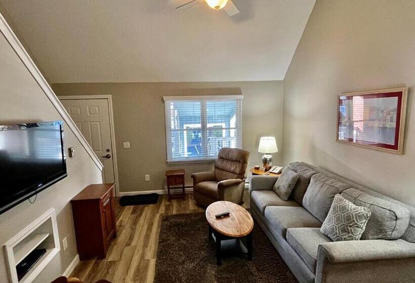 סוויטת דלוקס 2 חדרים, Elmwood Resort