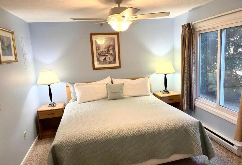 Люкс Кровать Кинг, Elmwood Resort