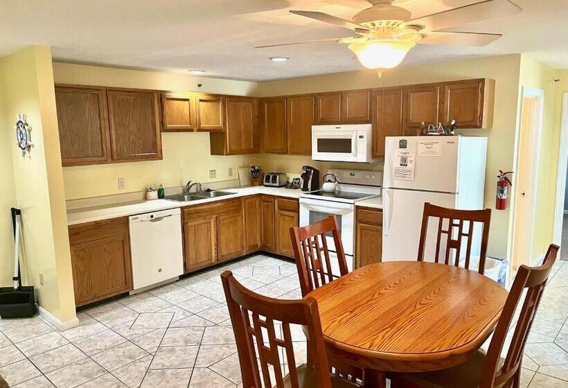 ２ベッドルームアパートメント, Elmwood Resort