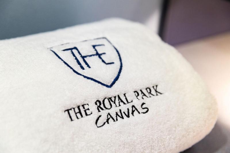 اتاق لوکس, Americas Granada