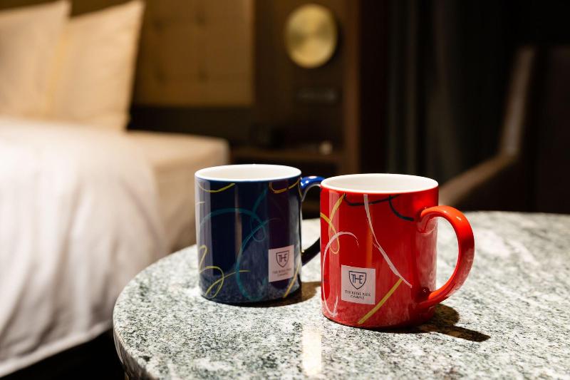 اتاق لوکس, Americas Granada