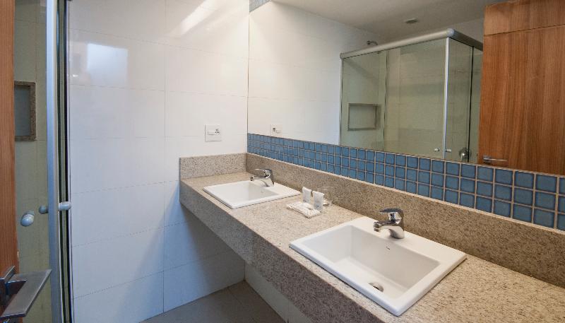 اتاق سوپریور سه تخته, Americas Granada