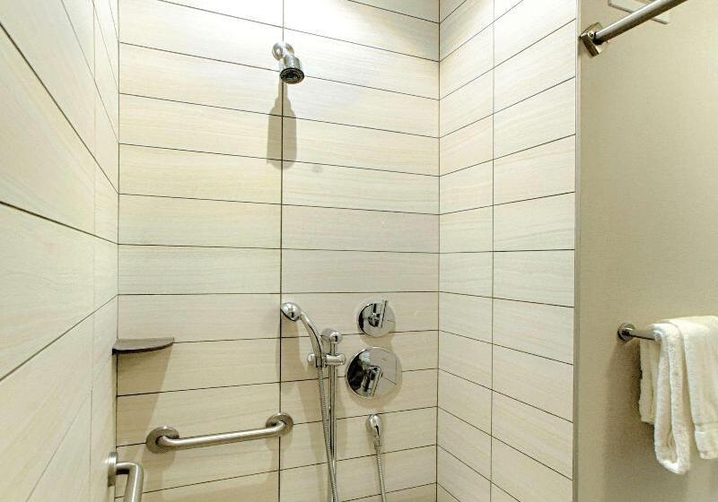 اتاق لوکس, Americas Granada