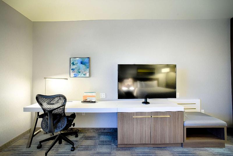 اتاق لوکس, Americas Granada