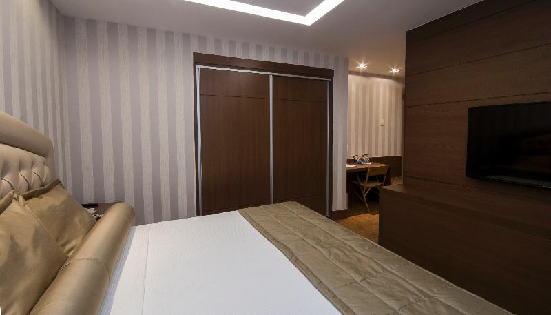 سوییت اجرایی, Americas Granada