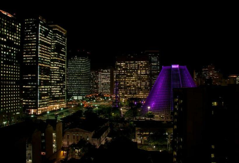 اتاق لوکس, Americas Granada