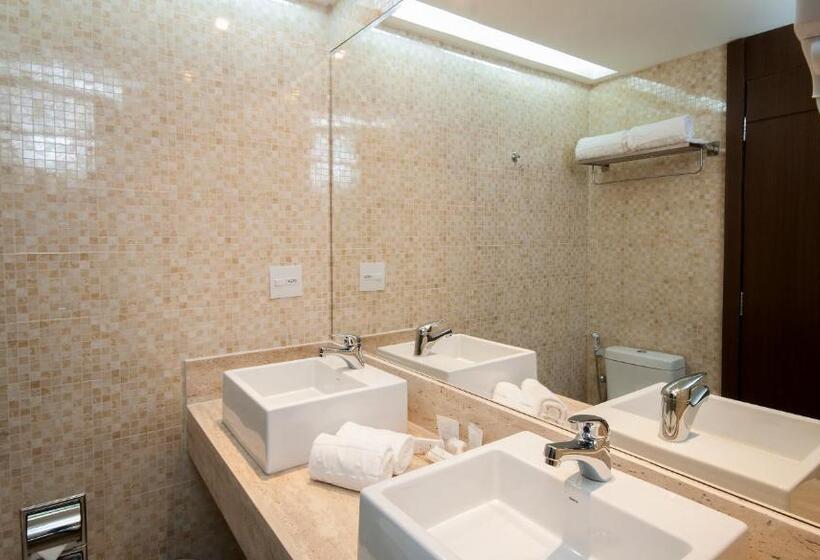 سوییت اجرایی, Americas Granada