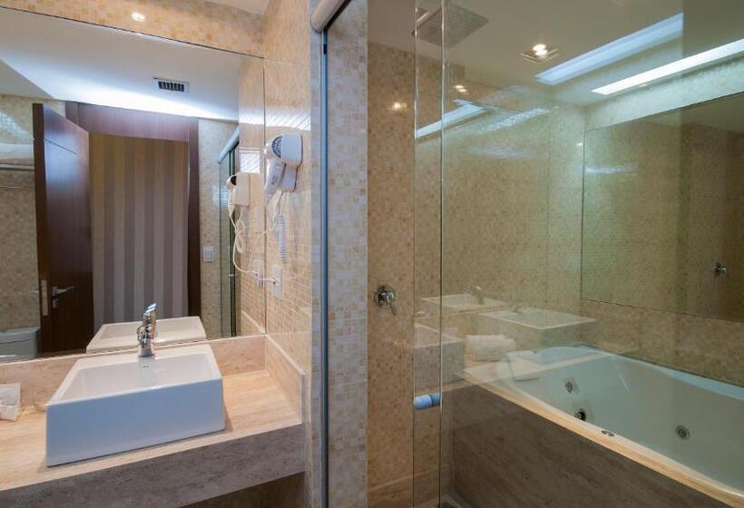 سوییت لوکس, Americas Granada