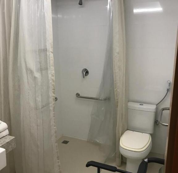 اتاق استاندارد با تخت بزرگ برای معلولان, Americas Granada