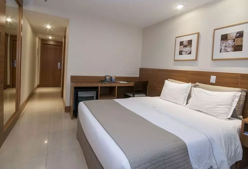 Superior-huone, Americas Granada