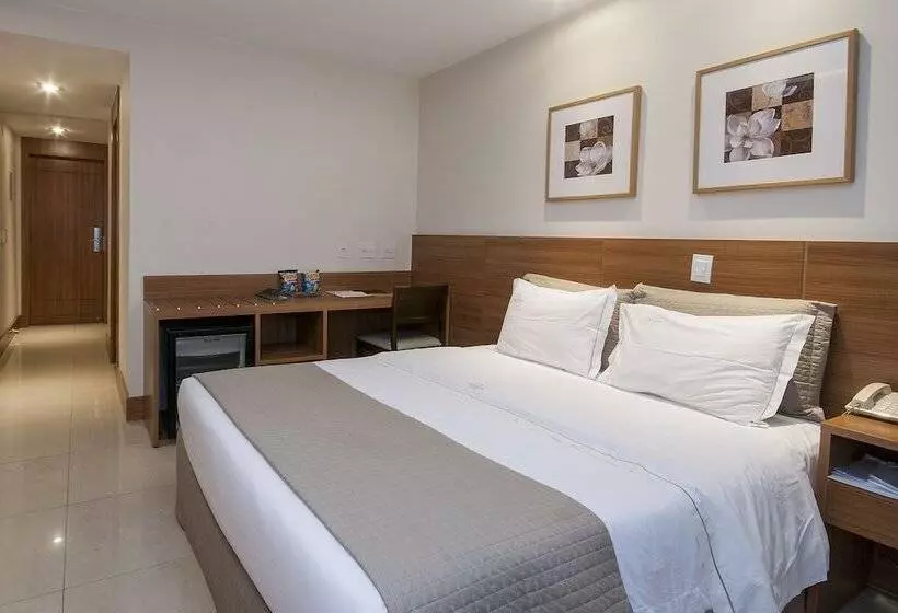 Superior-huone, Americas Granada