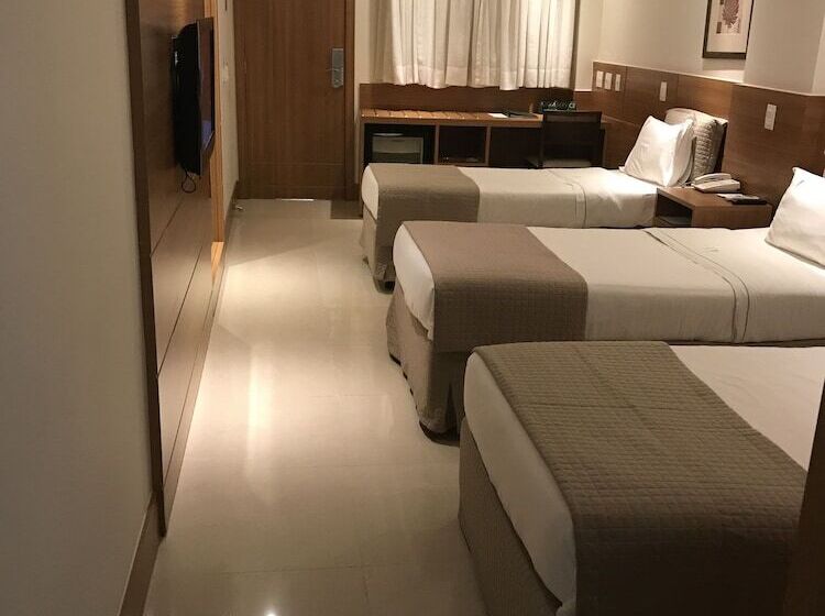 اتاق استاندارد سه نفره, Americas Granada