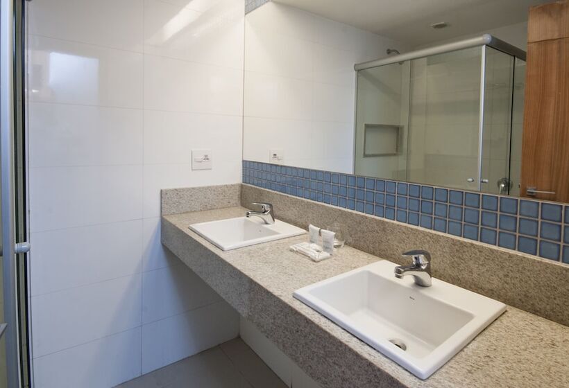 اتاق استاندارد سه نفره, Americas Granada