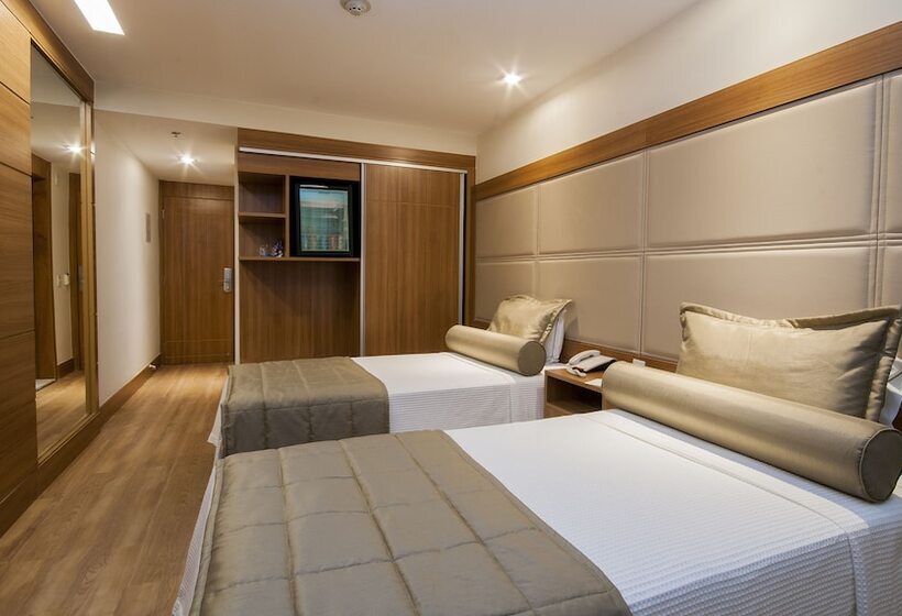 اتاق لوکس, Americas Granada