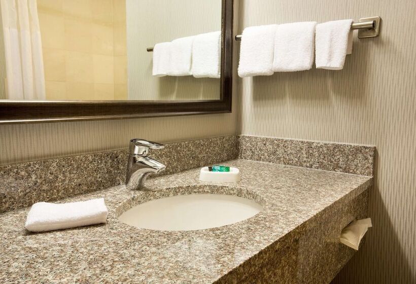 סוויטה, Drury Inn & Suites Columbus Grove City