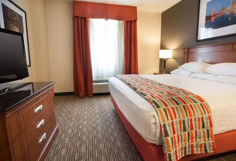 スイート, Drury Inn & Suites Columbus Grove City