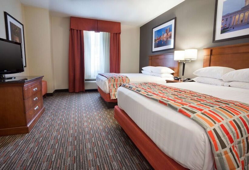 סוויטה, Drury Inn & Suites Columbus Grove City