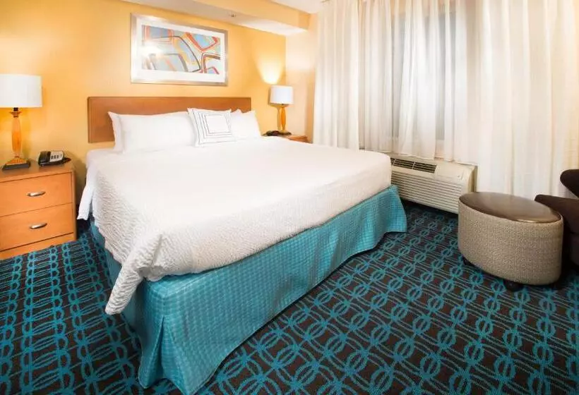 キングサイドベッドのスタンダードワンルーム, Fairfield Inn & Suites Burley
