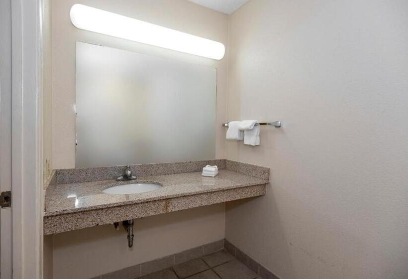 Номер Стандарт 2 Двуспальные Кровати, Red Roof Inn & Suites Wytheville