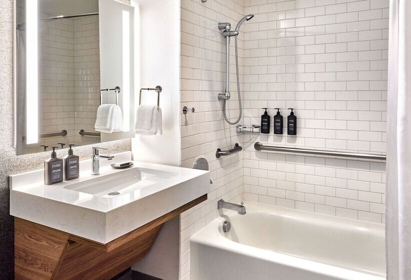 Premium room with view, Sheraton Phoenix Downtown