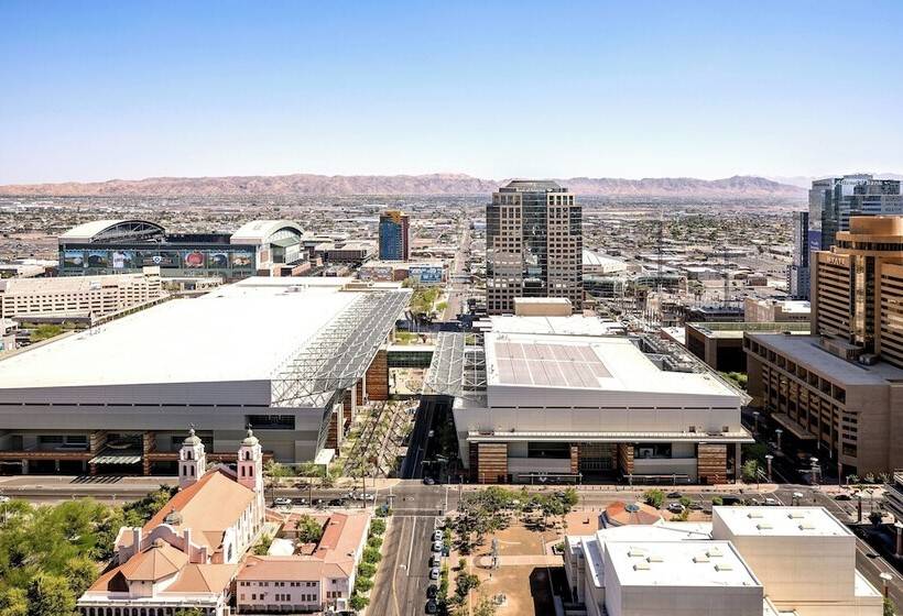 Premium room with view, Sheraton Phoenix Downtown