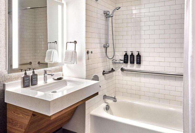 전망 디럭스룸 킹침대, Sheraton Phoenix Downtown