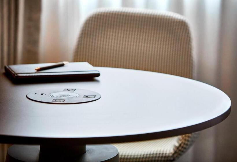 이그제큐티브 룸 킹사이즈 침대, Sheraton Phoenix Downtown