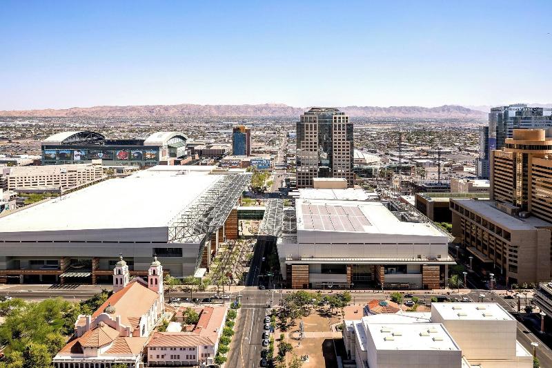 Номер Executive, Sheraton Phoenix Downtown