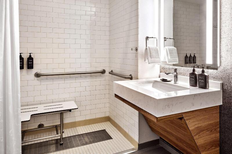 이그제큐티브 룸, Sheraton Phoenix Downtown