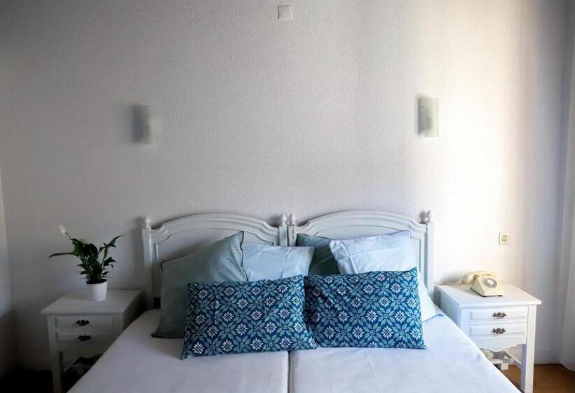 اتاق کلاسیک سه تخته, Terrace House