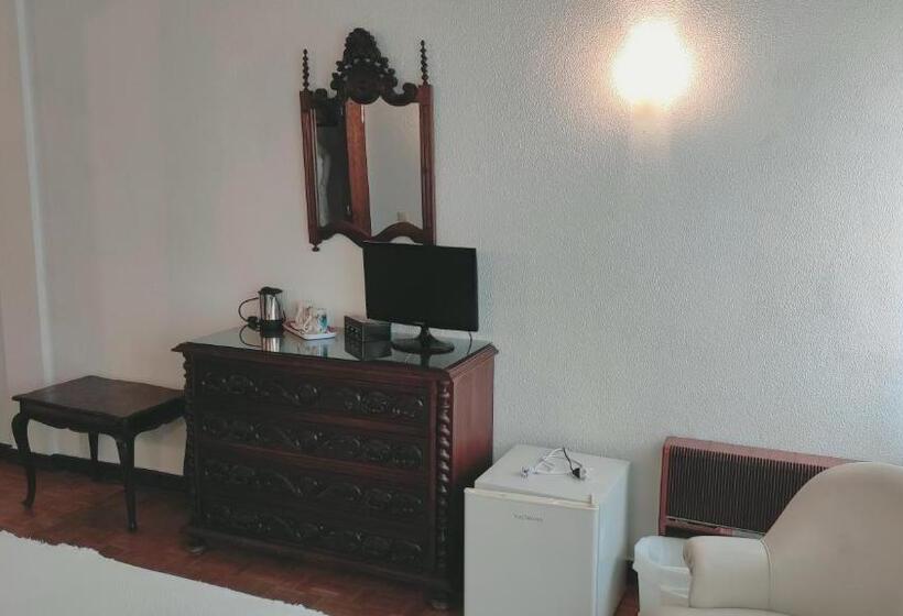 اتاق لوکس, Terrace House