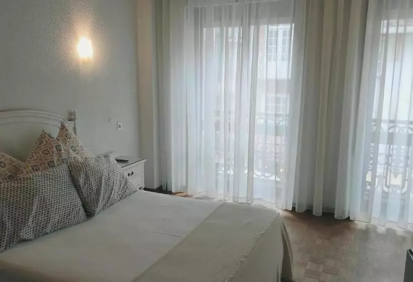 اتاق استاندارد با بالکن, Terrace House