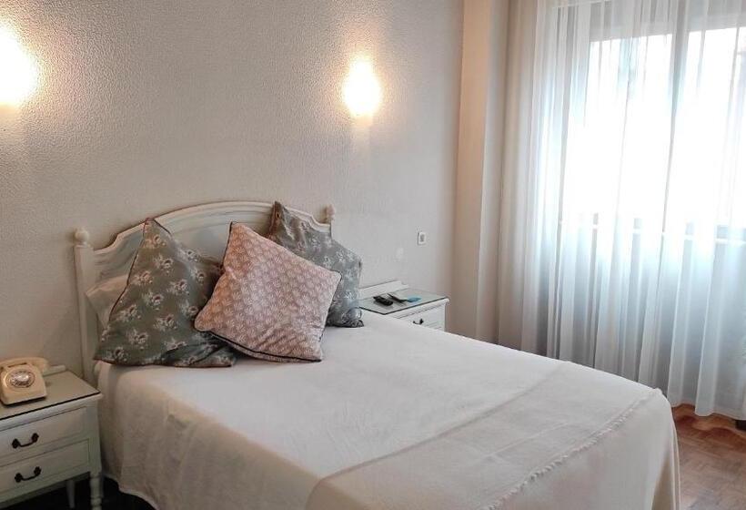 اتاق لوکس, Terrace House