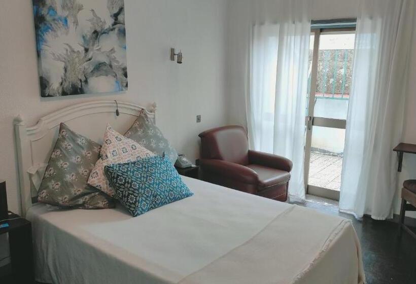 اتاق استاندارد با تراس, Terrace House