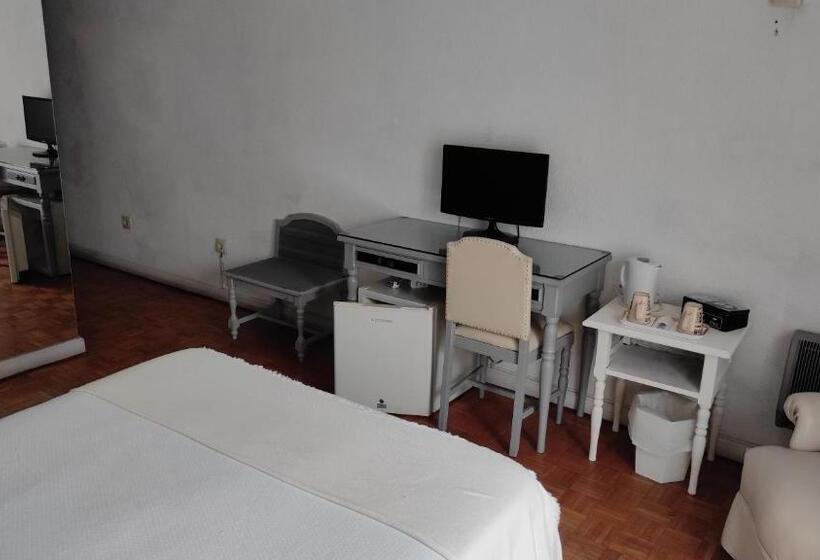 اتاق استاندارد با تراس, Terrace House