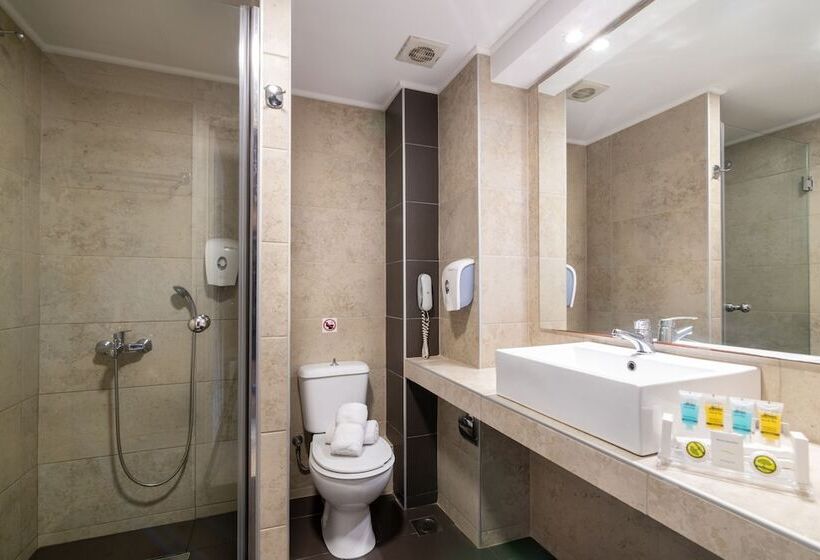 اتاق استاندارد با چشمانداز استخر, Varres