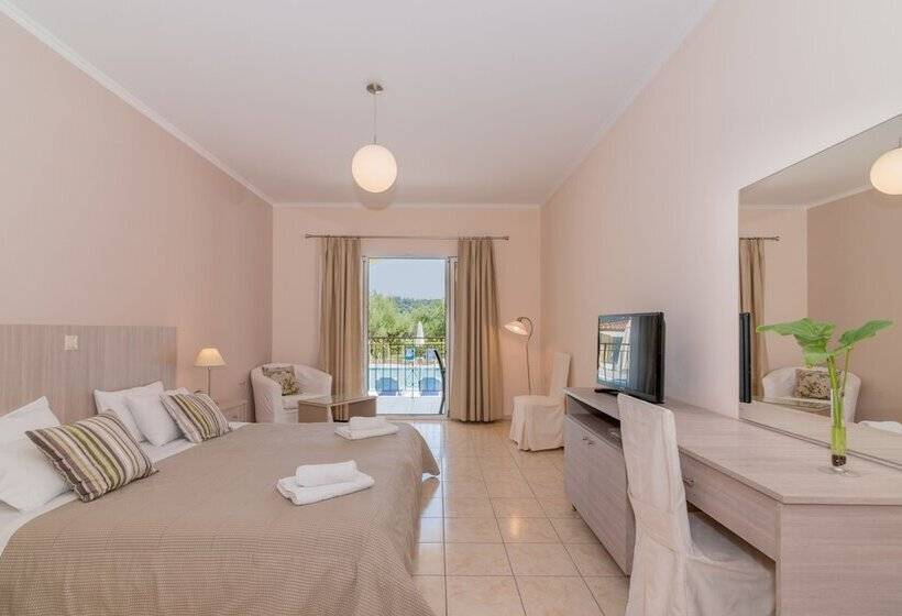 اتاق استاندارد با چشمانداز استخر, Varres