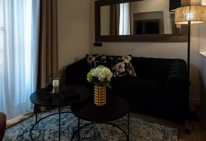 スイート, Palma Suites
