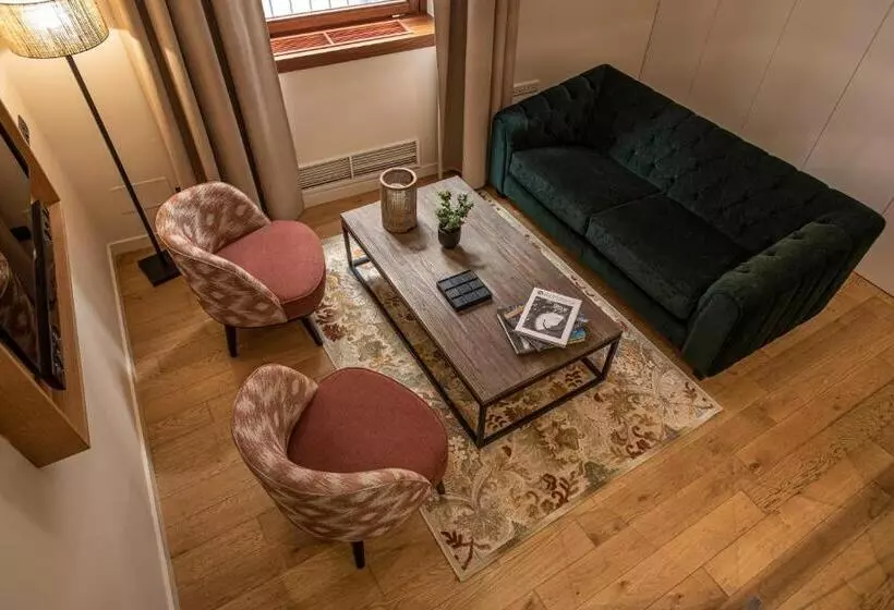 デラックススイート, Palma Suites