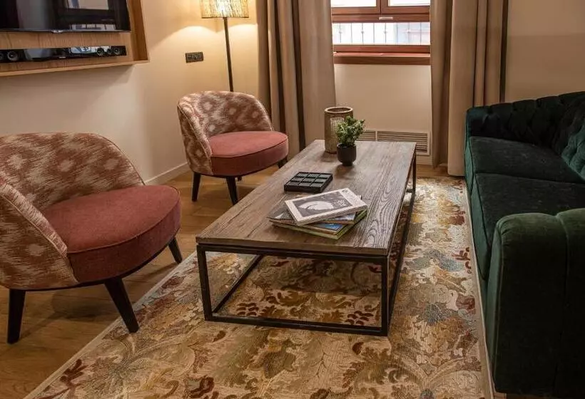 デラックススイート, Palma Suites