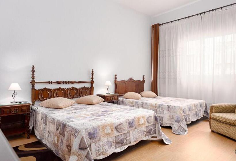 اتاق کلاسیک خانوادگی, Almada Guest House