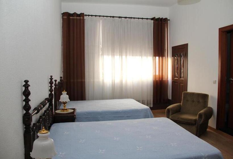 اتاق کلاسیک خانوادگی, Almada Guest House