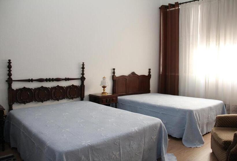 اتاق کلاسیک خانوادگی, Almada Guest House