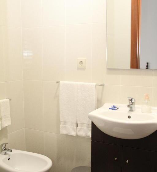 اتاق کلاسیک خانوادگی, Almada Guest House